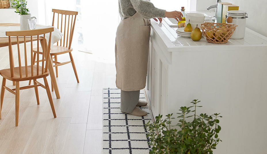 キッチンマットは何cmが正解？正しいサイズで快適なキッチン空間に