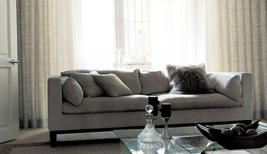 リビングのカーテンは何色がいい?失敗しない黄金ルールと人気カラーをご紹介!