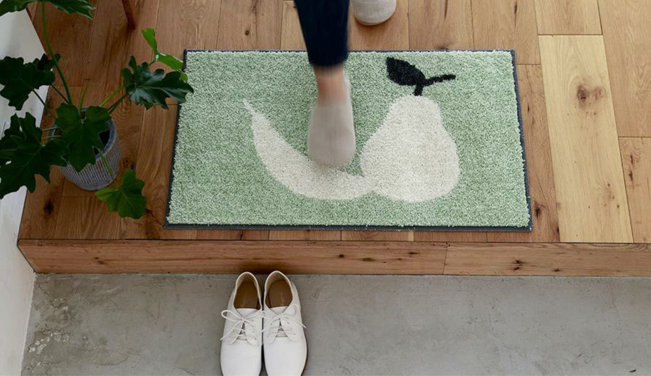 玄関マットは敷いたほうがいい？メリット・デメリットと後悔しない選び方